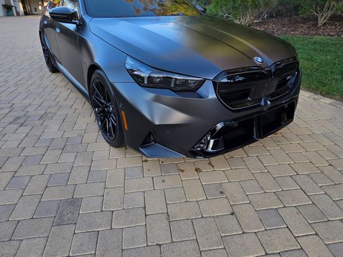Used 2025 BMW M5 Sedan 4D w/ Carbon Package image 4