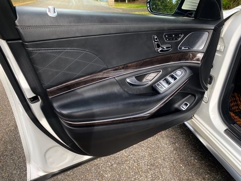 Used 2015 Mercedes-Benz S 63 AMG 4MATIC Sedan image 12