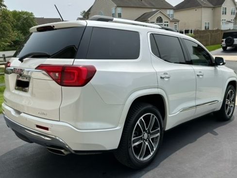 Used 2017 GMC Acadia Denali image 5