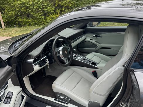 Used 2014 Porsche 911 Carrera image 4