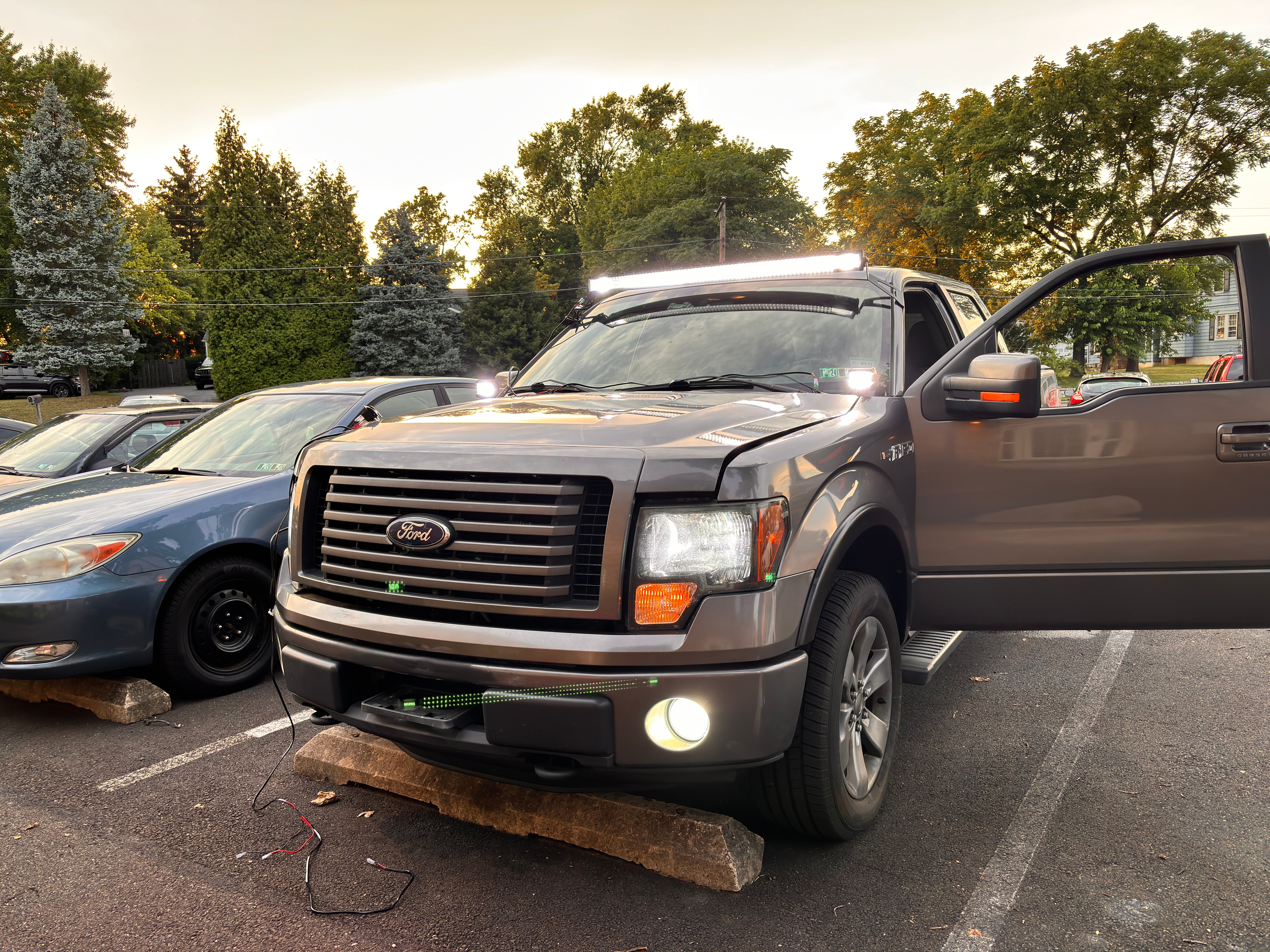 Used 2012 Ford F150 FX4 w/ FX Luxury Pkg AWD/4WD image 2