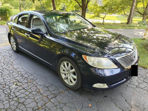 Used 2008 Lexus LS 460 RWD image 2