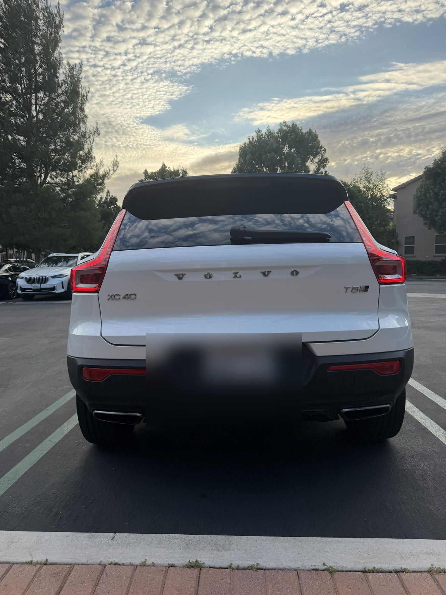 Used 2020 Volvo XC40 T5 R-Design AWD/4WD image 9