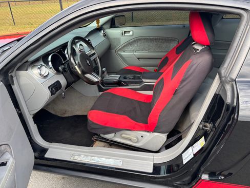 Used 2006 Ford Mustang Coupe image 13
