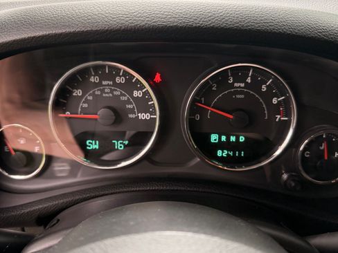 Used 2013 Jeep Wrangler Unlimited Sahara AWD/4WD image 17