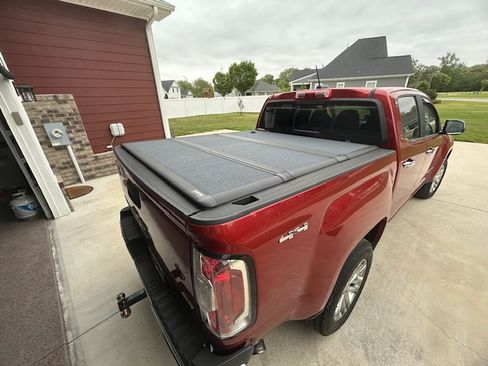 Used 2016 GMC Canyon SLT w/ Driver Alert Package image 5