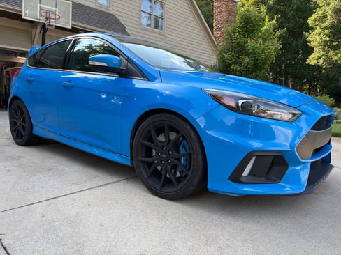 Used 2017 Ford Focus RS AWD/4WD image 15