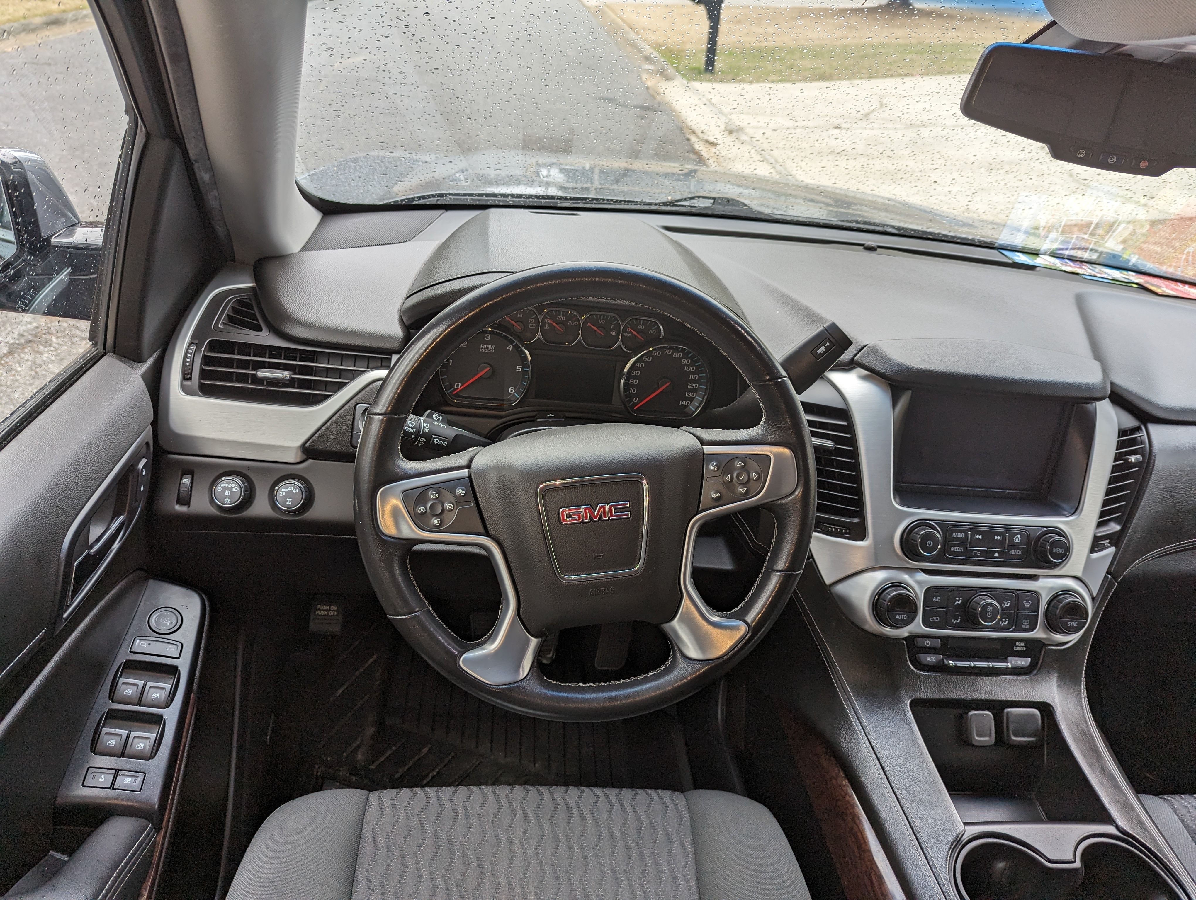Used 2019 GMC Yukon XL SLE w/ Convenience Package AWD/4WD image 16
