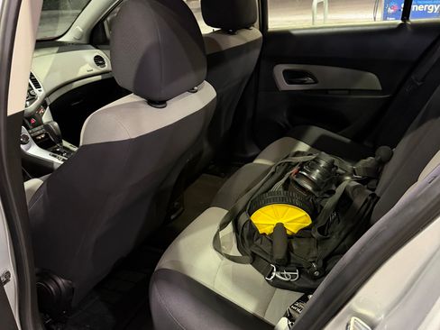 Used 2015 Chevrolet Cruze LS image 8