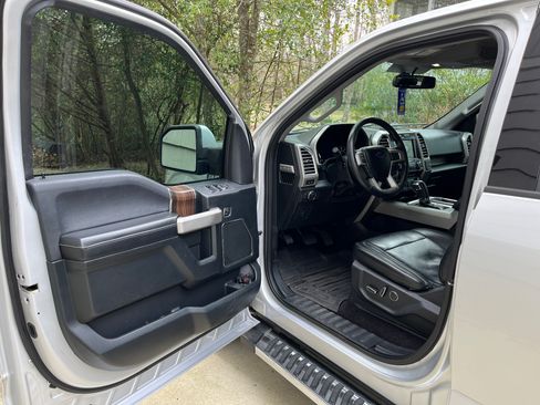 Used 2016 Ford F150 Lariat w/ Equipment Group 501A Mid image 8