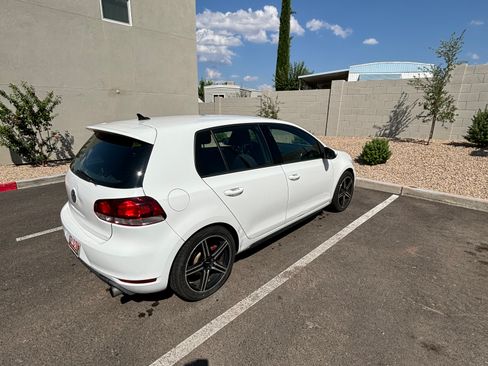 Used 2010 Volkswagen GTI 4-Door FWD image 4
