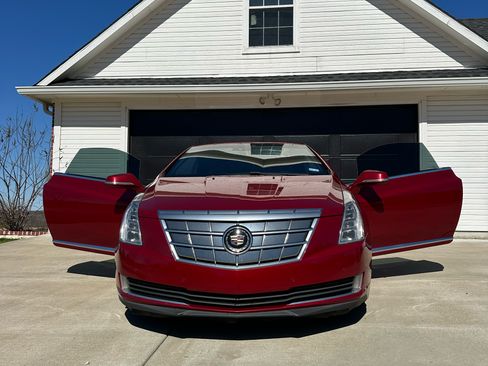Used 2014 Cadillac ELR w/ Luxury Package image 4
