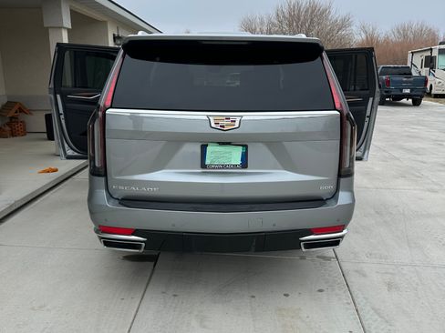 Used 2024 Cadillac Escalade ESV Premium Luxury w/ Performance Package image 5