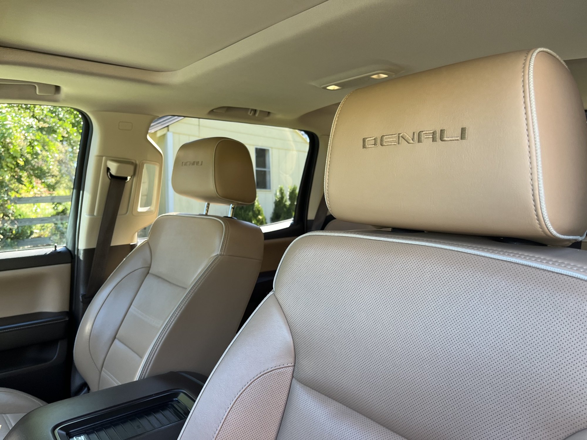 Used 2018 GMC Sierra 3500 Denali w/ Duramax Plus Package AWD/4WD image 17