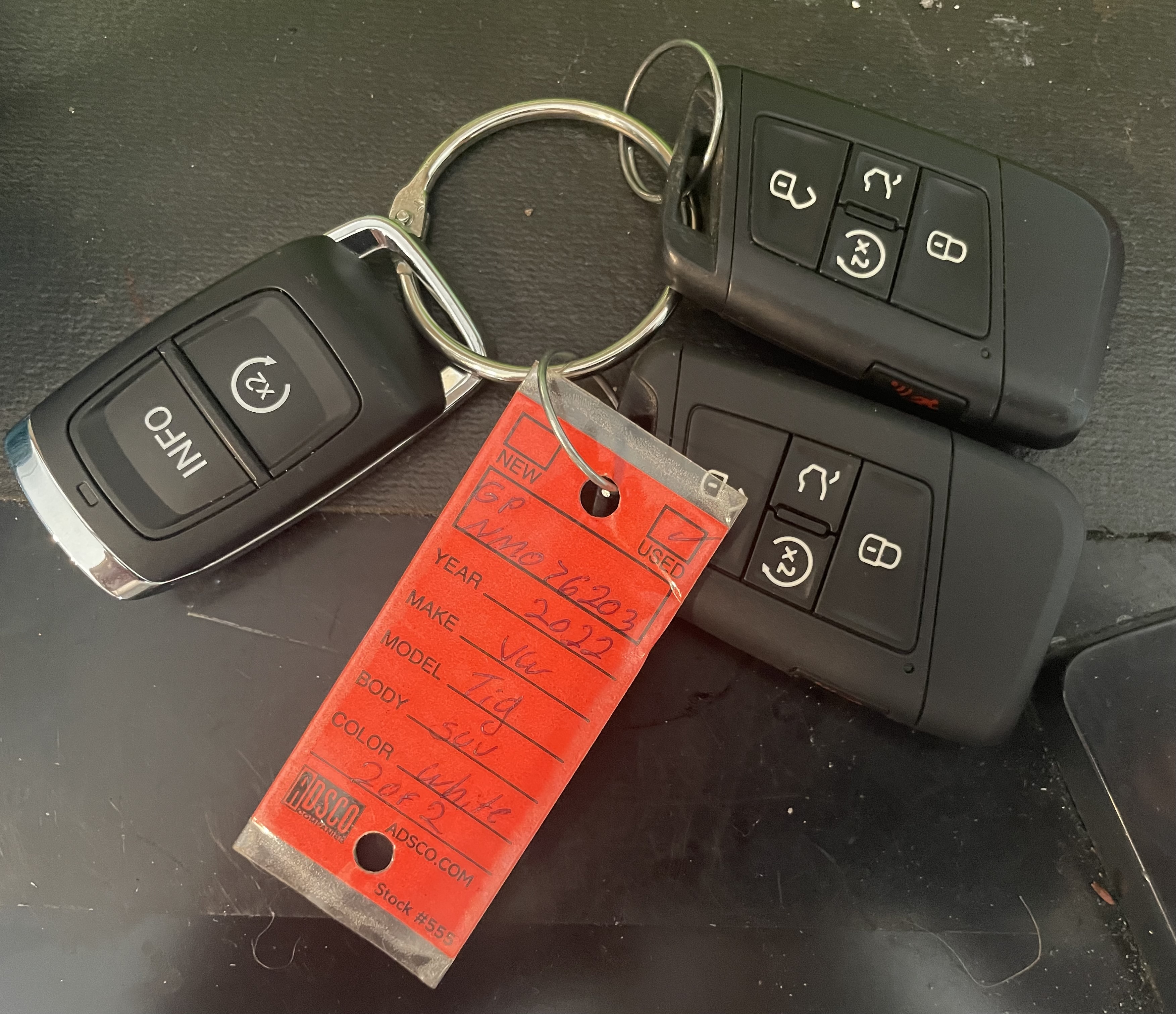 Used 2022 Volkswagen Tiguan SE AWD/4WD image 16