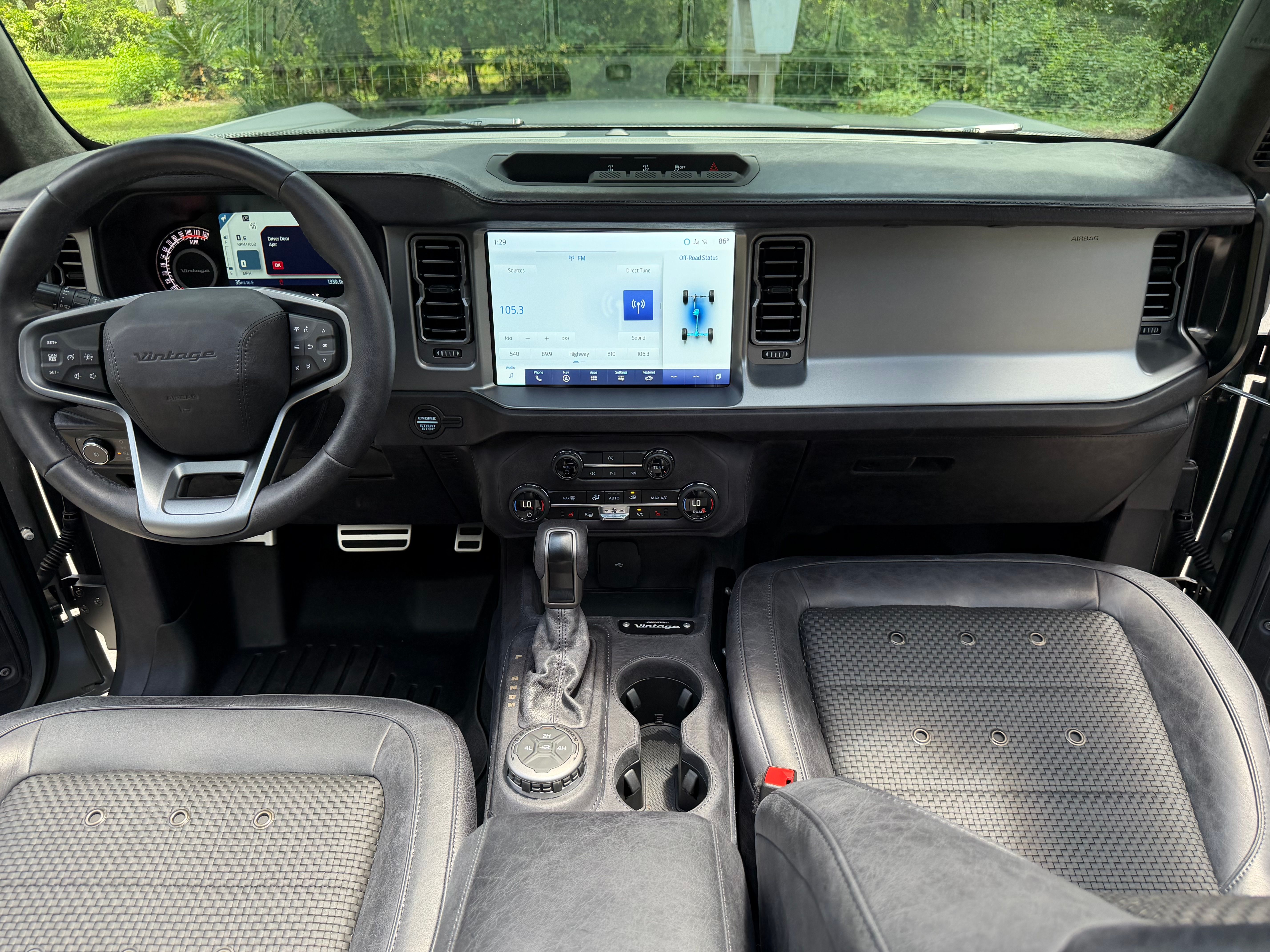 Used 2024 Ford Bronco Black Diamond AWD/4WD image 25