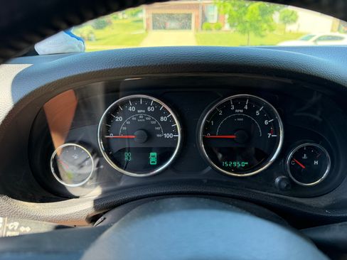 Used 2014 Jeep Wrangler Unlimited Rubicon w/ Connectivity Group AWD/4WD image 6