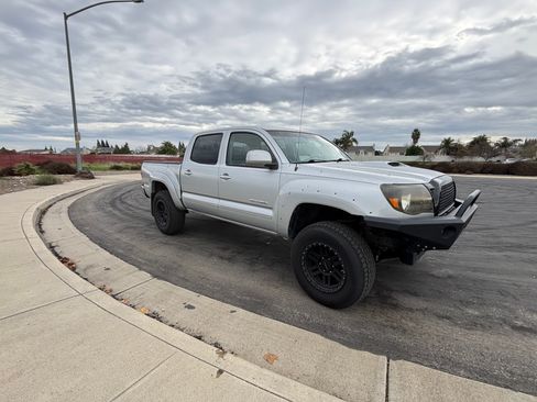 Used 2007 Toyota Tacoma 4x4 Double Cab image 2