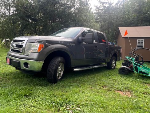 Used 2014 Ford F150 XLT w/ Equipment Group 301A Mid AWD/4WD image 4
