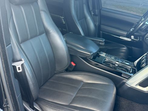 Used 2016 Land Rover Range Rover HSE image 17