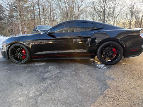 Used 2018 Ford Mustang GT Premium w/ Equipment Group 401A image 22