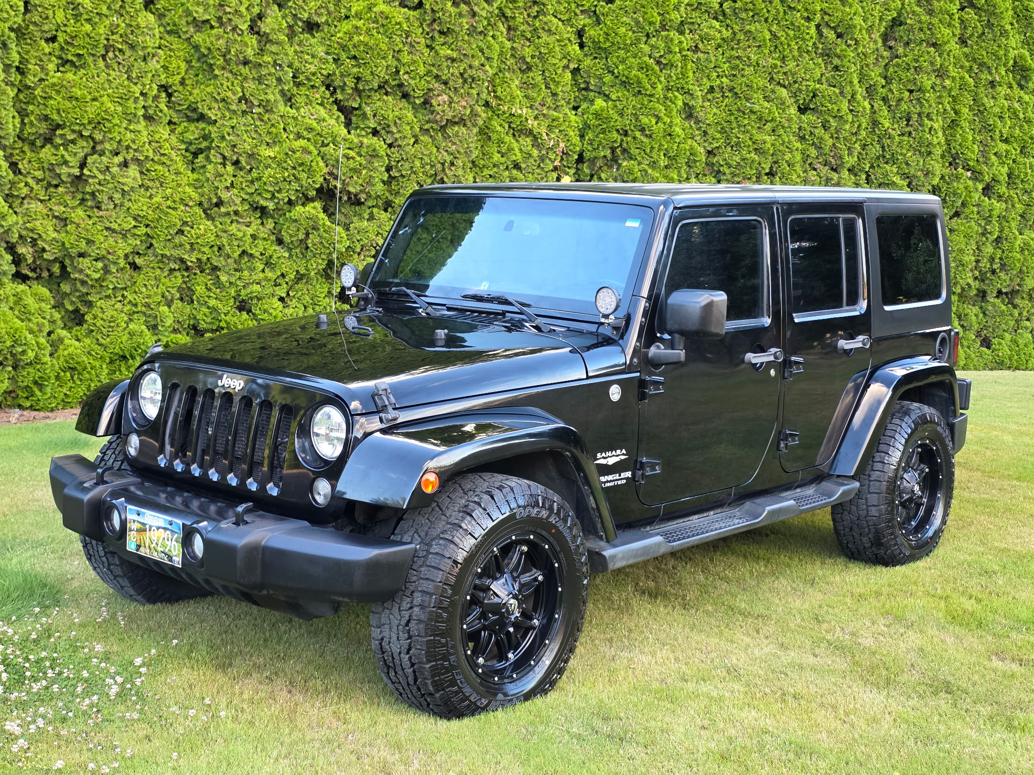 Used 2015 Jeep Wrangler Unlimited Sahara w/ Max Tow Package AWD/4WD image 1