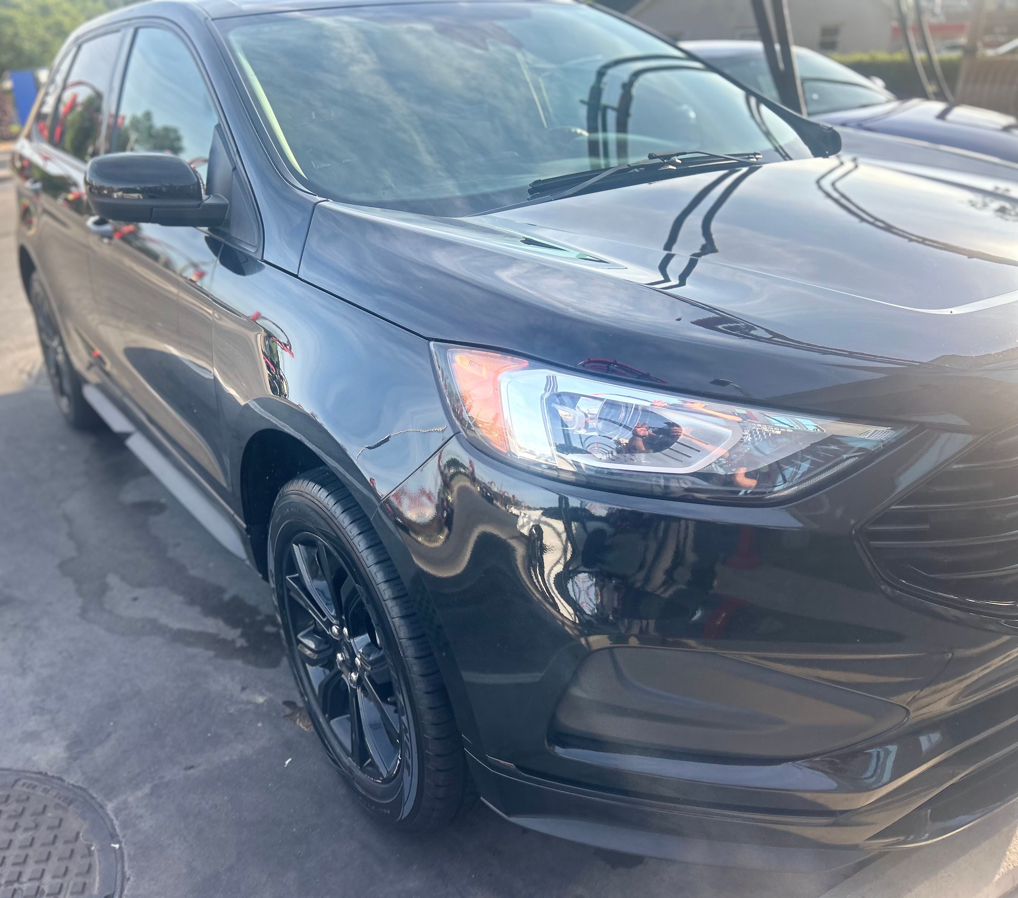 Used 2023 Ford Edge SE w/ Black Appearance Package AWD/4WD image 2