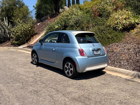 Used 2015 FIAT 500 e FWD image 4