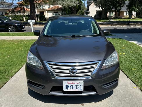 Used 2014 Nissan Sentra SV FWD image 2