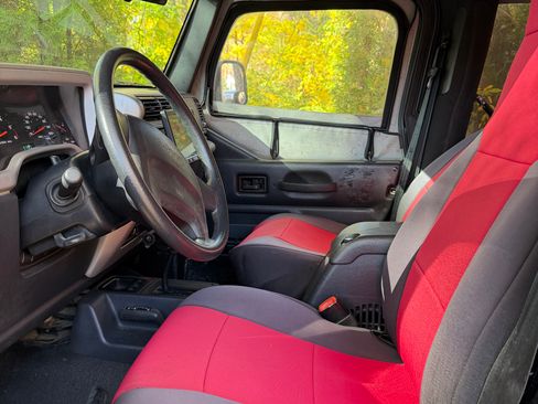 Used 2004 Jeep Wrangler X w/ Columbia Edition Group image 11