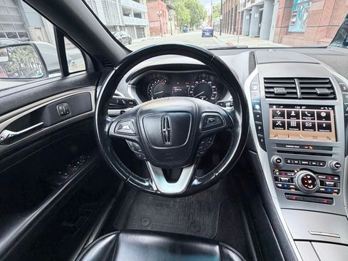 Used 2018 Lincoln MKZ Premiere FWD image 15