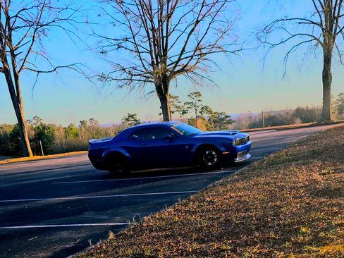 Used 2022 Dodge Challenger SRT Hellcat image 2