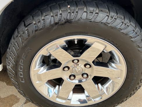 Used 2012 RAM 1500 Laramie RWD image 6