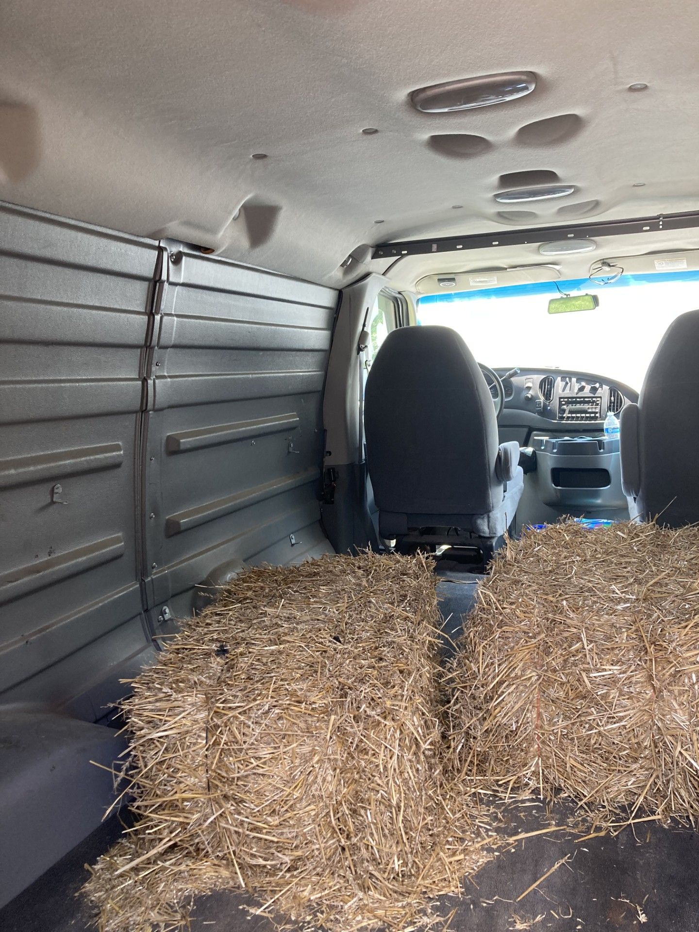 Used 2006 Ford E-350 and Econoline 350 Super Duty RWD image 10