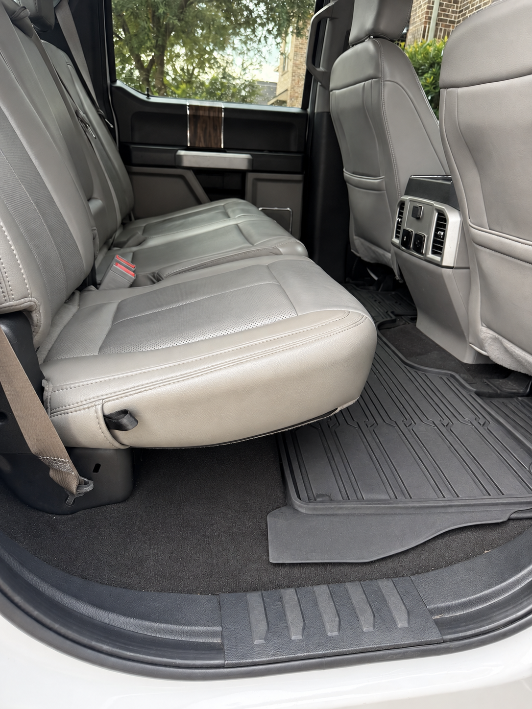 Used 2020 Ford F150 Lariat RWD image 6