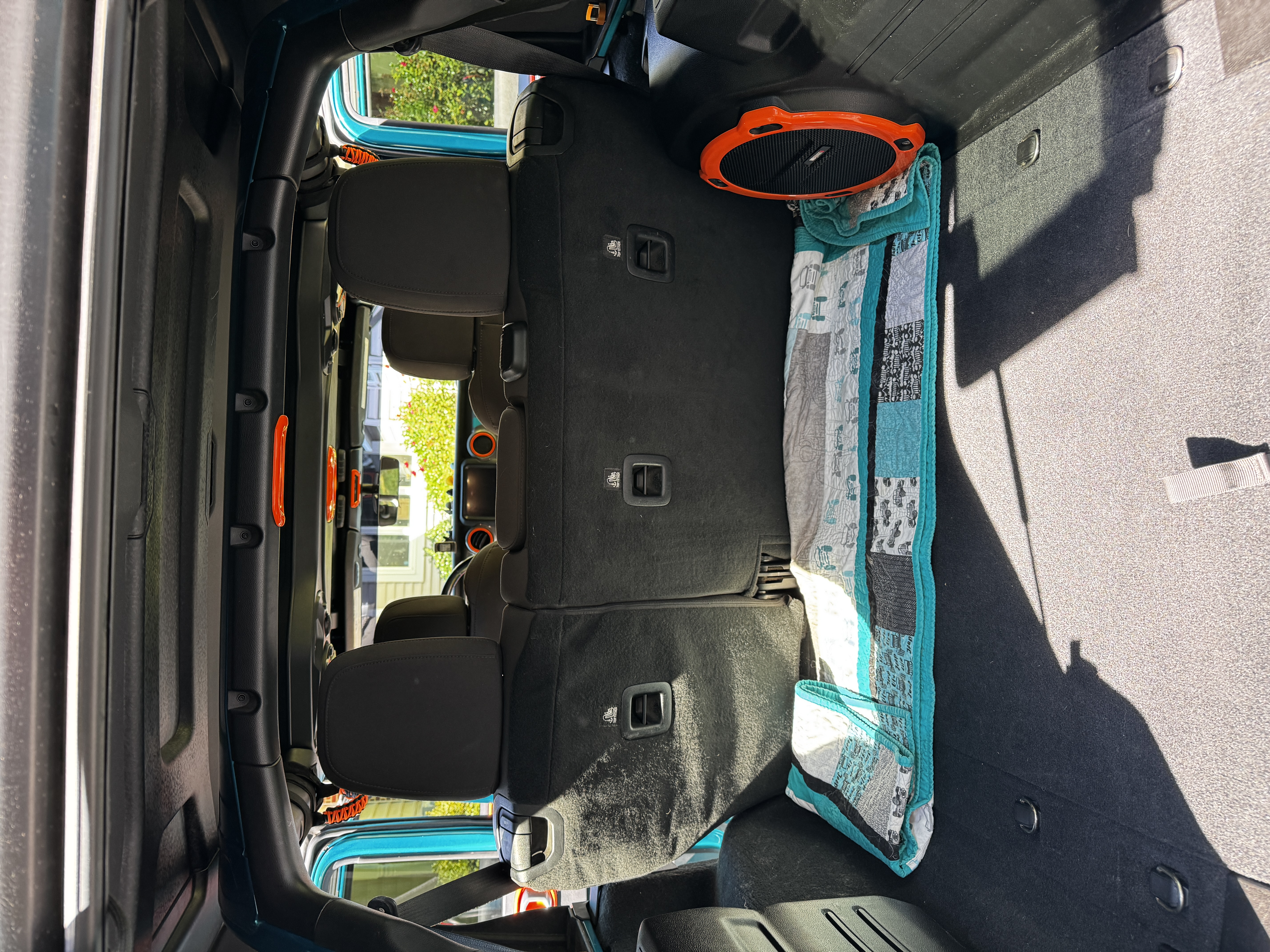 Used 2019 Jeep Wrangler Unlimited Sahara w/ Dual Top Group AWD/4WD image 12