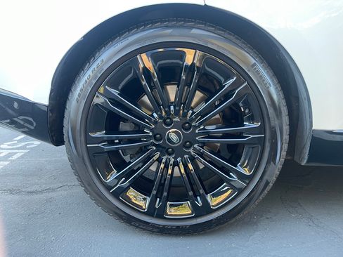 Used 2024 Land Rover Range Rover SE image 21