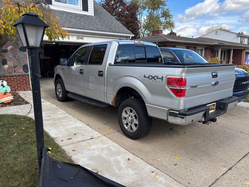 Used 2011 Ford F150 XLT w/ XLT Chrome Pkg image 5