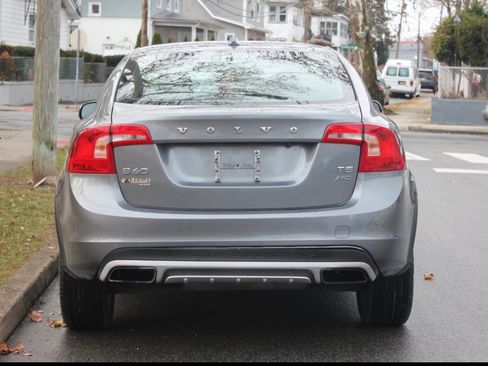 Used 2017 Volvo S60 T5 Cross Country Platinum AWD/4WD image 4