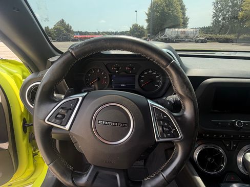 Used 2021 Chevrolet Camaro LT RWD image 6