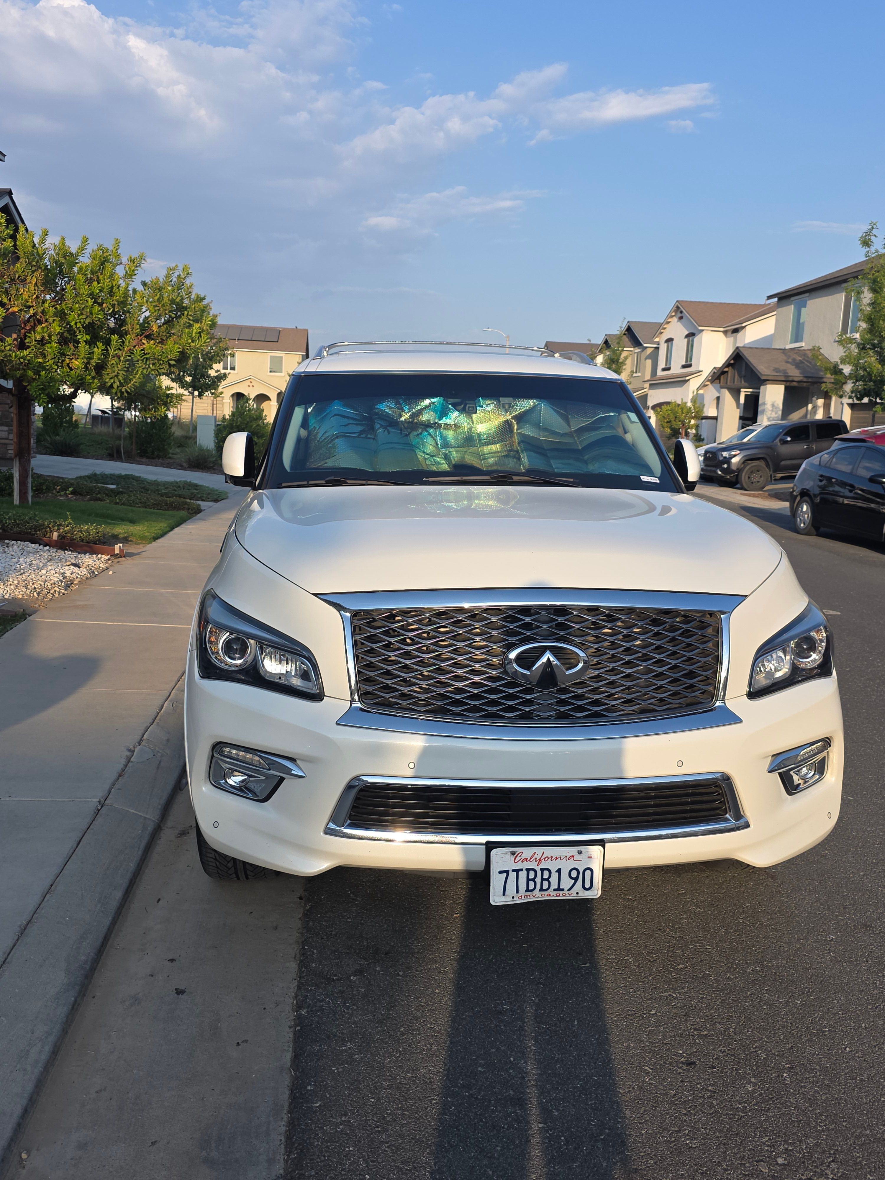 Used 2016 INFINITI QX80 2WD w/ 22" Wheel Package image 2