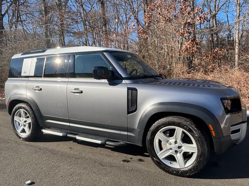 Used 2021 Land Rover Defender 110 SE image 22