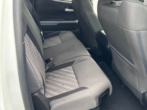 Used 2018 Toyota Tundra SR5 w/ SR5 Upgrade Package AWD/4WD image 21