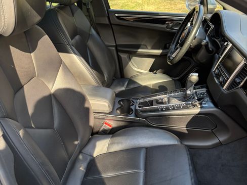 Used 2016 Porsche Macan S image 10