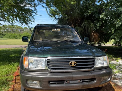 Used 2001 Toyota Land Cruiser AWD/4WD image 2