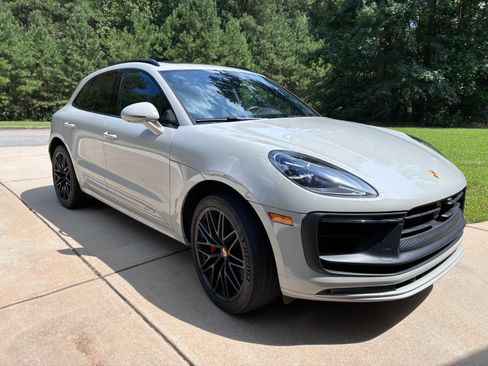 Used 2025 Porsche Macan GTS AWD/4WD image 1