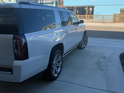 Used 2019 GMC Yukon XL Denali w/ Denali Ultimate Package image 5