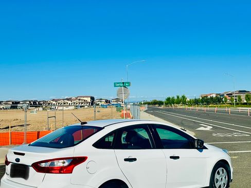 Used 2013 Ford Focus S FWD image 10