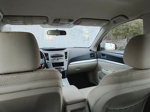 Used 2011 Subaru Outback 2.5i image 14