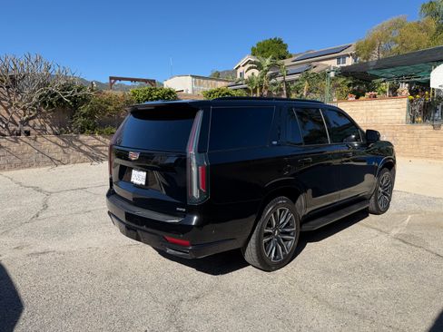 Used 2023 Cadillac Escalade Sport AWD/4WD image 4